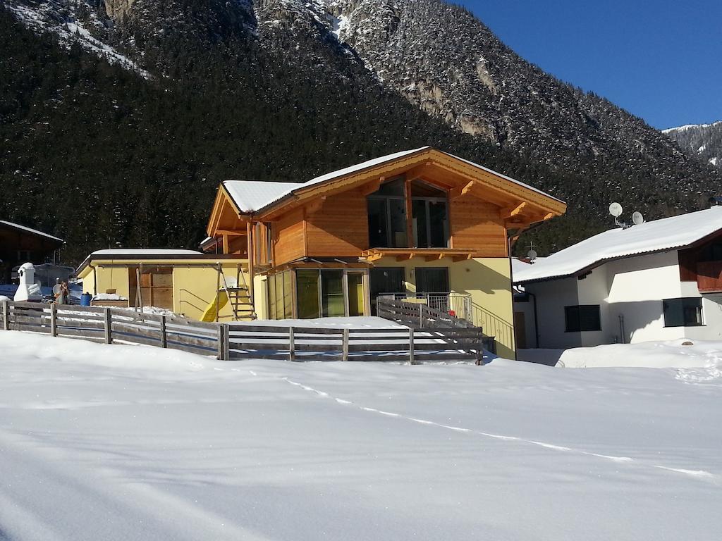 Ferienwohnung Familie Tost Trins Zimmer foto